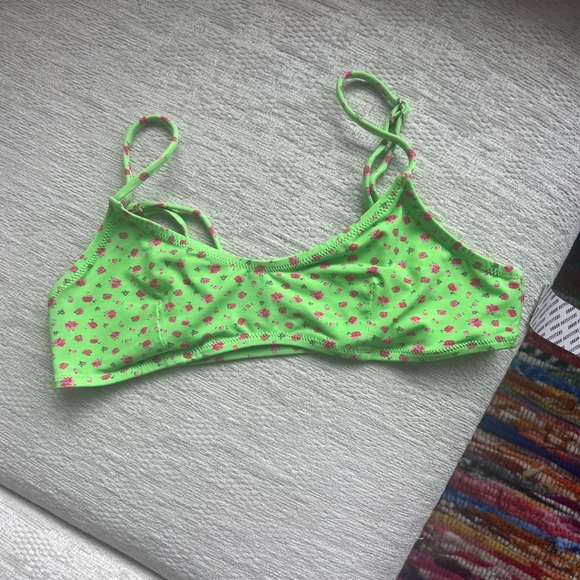Bikini top 💓 - Picture 2 of 4